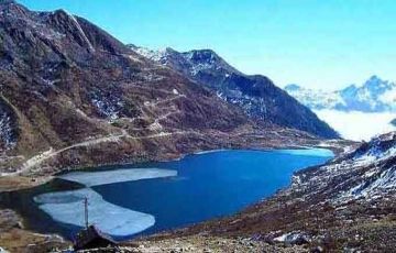 Memorable 6 Days 5 Nights Sikkim, Tsomgo Lake, Sillery Gaon, Pedong and Rishikhola Tour Package