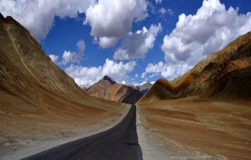 Amazing 10 Days 9 Nights Leh Vacation Package