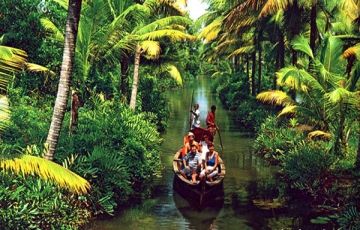 Family Getaway 5 Days 4 Nights Cochin, Munnar, Thekkady and Alleppey Trip Package
