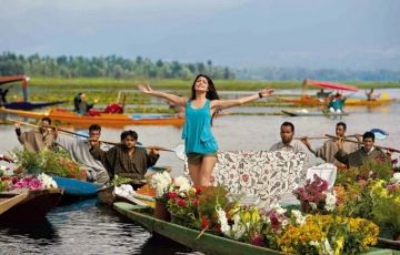 Family Getaway 6 Days 5 Nights Srinagar, Pahalgam, Gulmarg and Sonamarg Holiday Package