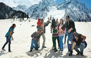 Family Getaway Sonmarg Tour Package for 7 Days 6 Nights