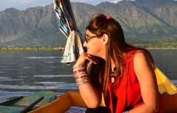 Romantic Srinagar Honeymoon Package