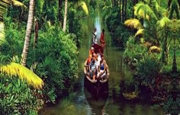 Heart-warming 7 Days 6 Nights Kerala, Munnar, Thekkady, Alleppey and Kovalam Holiday Package