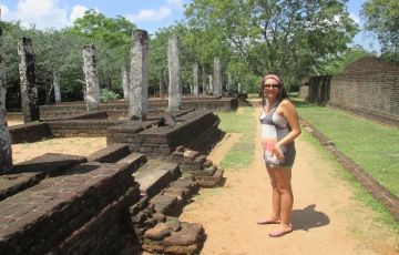 Heart-warming Polonnaruwa Tour Package for 14 Days 13 Nights