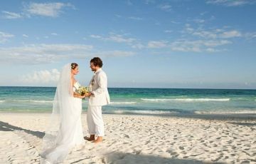 Ecstatic 4 Days 3 Nights Dubai Trip Package by HelloTravel In-House Experts