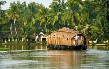 Beautiful 5 Days 4 Nights Kochi, Thekkady, Kumarakom and Alleppey Holiday Package