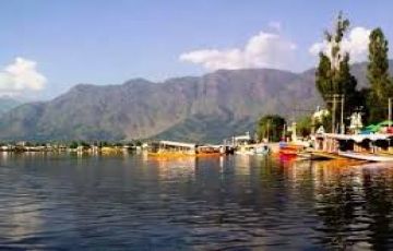 Heart-warming 5 Days 4 Nights Srinagar, Gulmarg with Pahalgam Trip Package