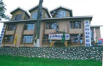 Heart-warming 5 Days 4 Nights Srinagar, Gulmarg with Pahalgam Trip Package
