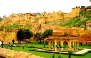 Pleasurable 5 Days 4 Nights Delhi, Agra and Jaipur Tour Package