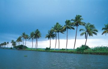 Experience 6 Days 5 Nights Cochin, Munnar, Alleppey with Kovalam Trip Package