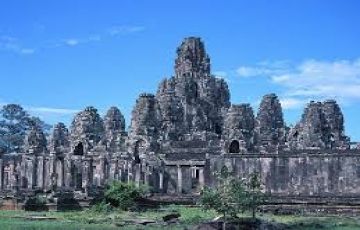 Heart-warming Angkor Thom City Tour Package for 4 Days 3 Nights