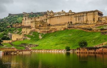 Beautiful 13 Days 12 Nights Bundi Vacation Package