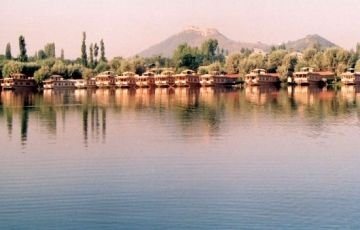 Heart-warming 6 Days 5 Nights Srinagar, Pahalgam, Gulmarg with Sonmarg Vacation Package