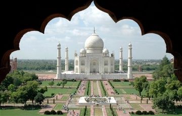 Magical 4 Days 3 Nights Agra Vacation Package