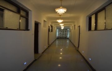 Beautiful Srinagar Tour Package for 2 Days 1 Night