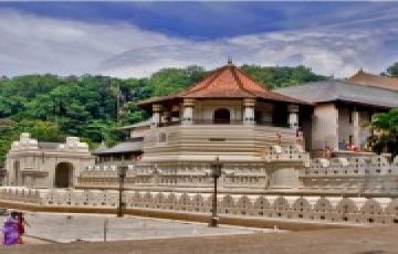 Beautiful 5 Days 4 Nights Kandy, Bentota with Colombo Tour Package