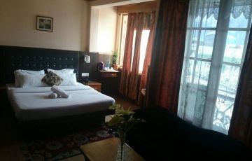 Pleasurable 5 Days 4 Nights Darjeeling with Peeling Holiday Package