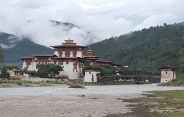 Best 9 Days 8 Nights Sikkim, Gangtok, Tsomgo Lake with Baba Mandir Vacation Package