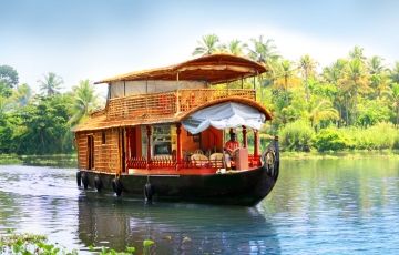Family Getaway 6 Days 5 Nights Cochin, Munnar, Thekkady with Kumarakaom Tour Package