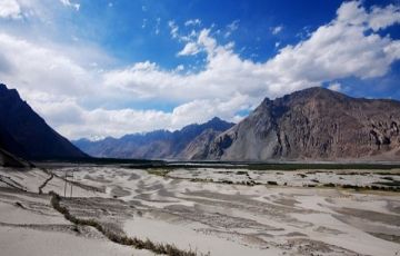 Heart-warming 12 Days 11 Nights Mulbek, Jispa, Leh and Manali Tour Package