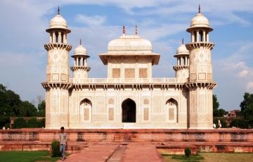 Magical 14 Days 13 Nights Delhi, Varanasi, Sikandra with Agra Vacation Package