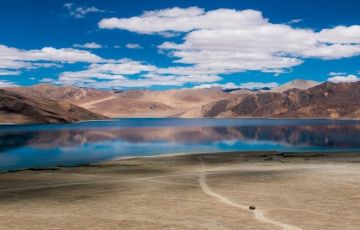 Memorable 5 Days 4 Nights Leh with Pangong Tour Package