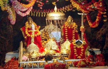 Best 4 Days 3 Nights Vaishnodevi and Patnitop Tour Package