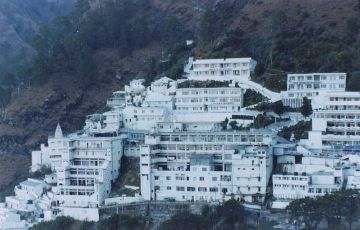 Best 4 Days 3 Nights Vaishnodevi and Patnitop Tour Package