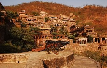 2 Days Delhi to Neemrana Tour Package