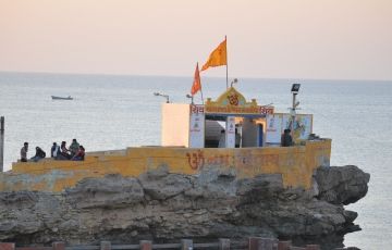 Amazing 3 Days 2 Nights Dwarka Trip Package