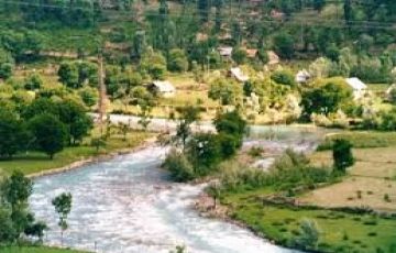 Pleasurable 6 Days 5 Nights Srinagar, Gulmarg, Mughal Gardens and Dal Lake Trip Package