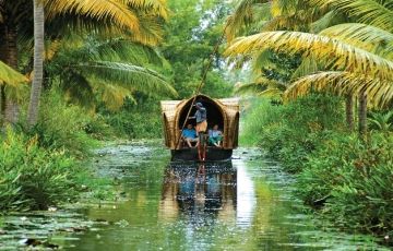 Family Getaway 7 Days 6 Nights Munnar, Thekkady, Alleppey and Kovalam Tour Package