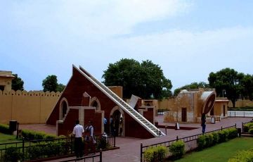 Ecstatic 2 Days 1 Night Jaipur and Delhi Holiday Package