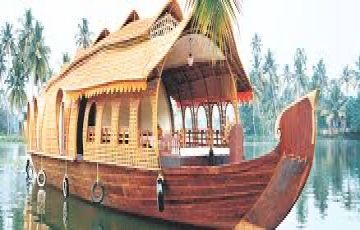 Heart-warming 3 Days 2 Nights Kochi, Munnar with Alleppey Holiday Package