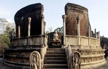 Pleasurable 5 Days 4 Nights Colombo, Trincomalee and Habarana Vacation Package