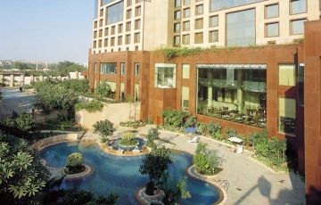 Heart-warming New Delhi Tour Package for 2 Days 1 Night