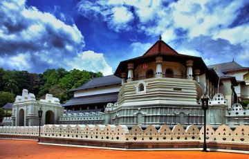 Ecstatic 5 Days 4 Nights Kandy, Nuwara eliya, Bentota with Colombo Holiday Package
