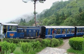 Family Getaway Darjeeling Tour Package for 6 Days 5 Nights