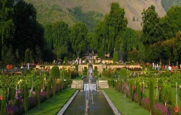 Family Getaway 5 Days 4 Nights Srinagar, Jammu and Pahalgam Tour Package