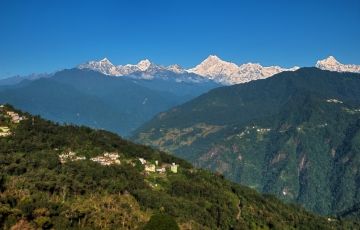 6 Days NJP Railway Station  Bagdogra Airport to Gangtok Tour Package