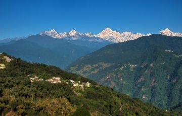 Heart-warming 7 Days 6 Nights Pelling Vacation Package