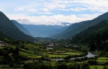 Beautiful 6 Days 5 Nights Phuntsholing, Thimphu, Paro with Punakha Trip Package