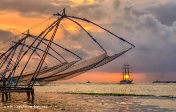 Magical 4 Days 3 Nights Munnar with Alleppey Vacation Package