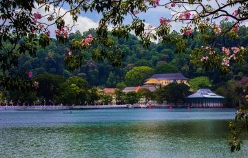 Heart-warming 7 Days 6 Nights Kandy Vacation Package