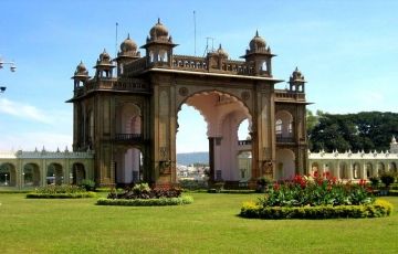 Family Getaway 6 Days 5 Nights Bangalore with Mysore Tour Package