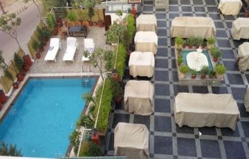 Experience Agra Tour Package for 2 Days 1 Night