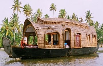 8 Days 7 Nights Kovalam, Trivavdrum, Alleppey and Kumarakom Holiday Package