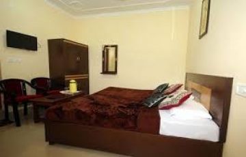 Pleasurable 2 Days 1 Night Mcloedganj Tour Package