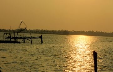 Amazing 2 Days 1 Night Kumarakom with Kochi Holiday Package