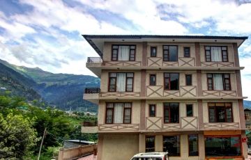 Beautiful 4 Days 3 Nights Manali Tour Package by manali mountains regency